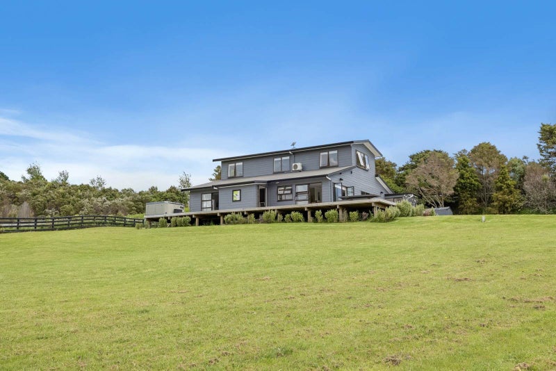 525 Valley Road, Kaiwaka - Carousel 1