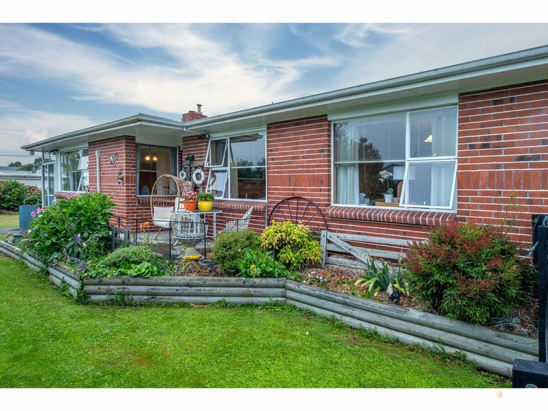 1 Kennedy Crescent, Waimate, Waimate - Carousel 1