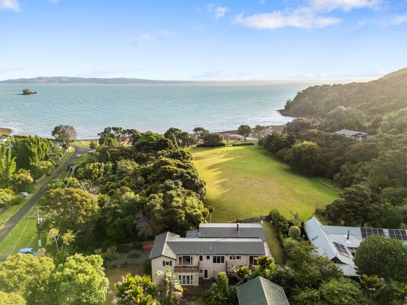 28 Valley Road, Omiha, Waiheke Island - Carousel 2