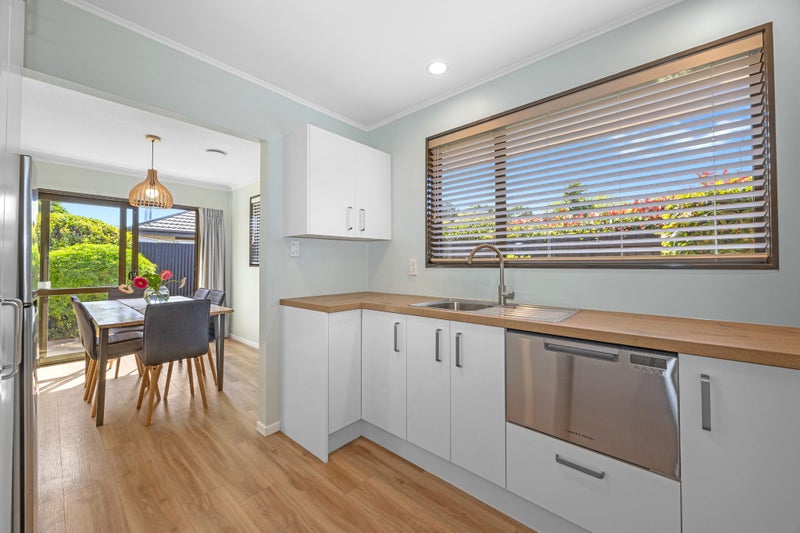 2/58 Ambleside Drive, Burnside, Christchurch - Carousel 2