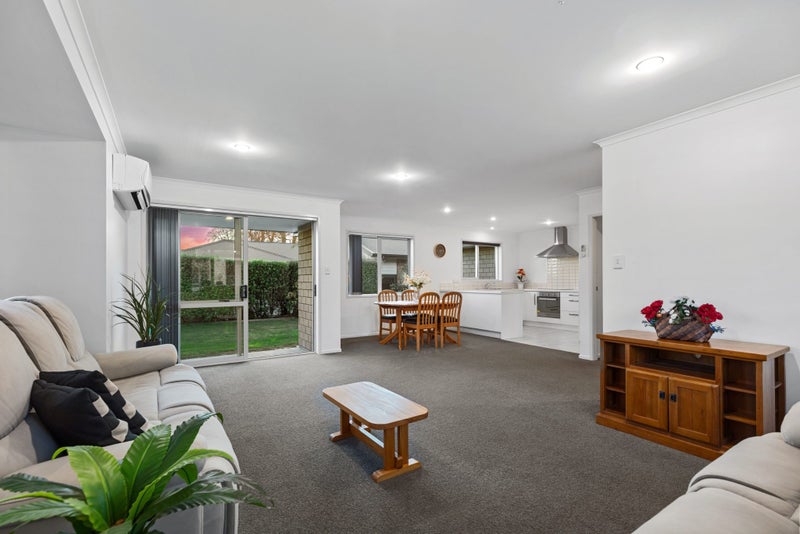 7 Arthur Grove, Bethlehem, Tauranga - Carousel 2