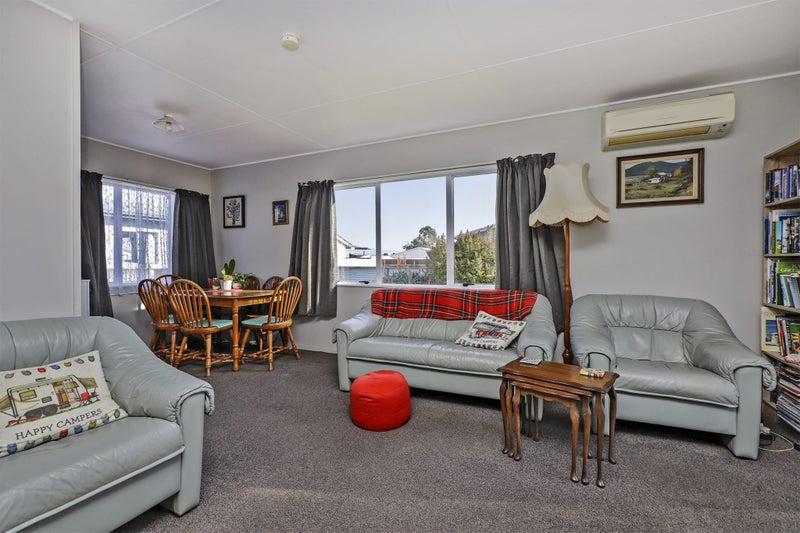 14B Holmes Place, Flaxmere, Hastings - Carousel 2