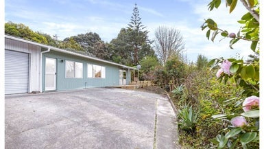 2/61 Glamorgan Drive, Torbay, Auckland - Carousel 1