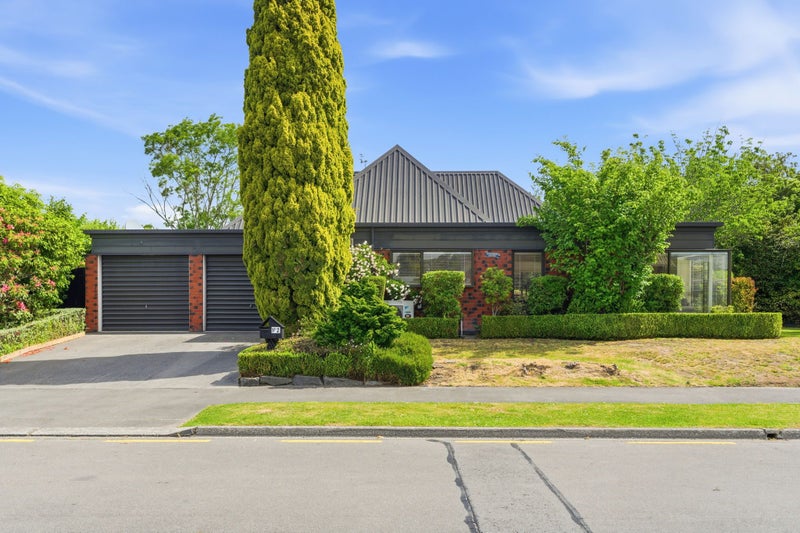 2 Cottesmore Close, Burnside, Christchurch - Carousel 1
