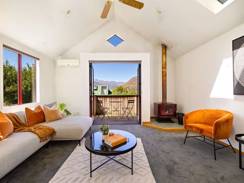 22B Evergreen Place, Sunshine Bay, Queenstown - Carousel 1