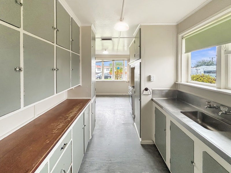 18 Christian Street, Dannevirke - Carousel 2