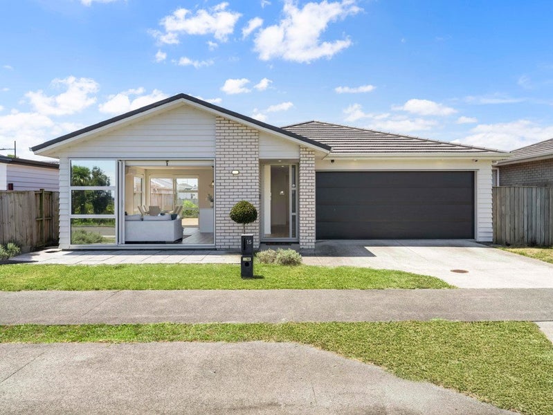 15 Kanono Road, Takanini - Carousel 1