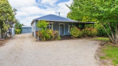 9 Bank Street, Amberley, Amberley - Carousel 1