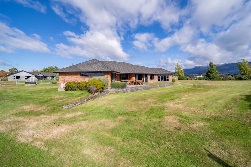 24 Oraka Street, Te Anau, Te Anau - Carousel 2