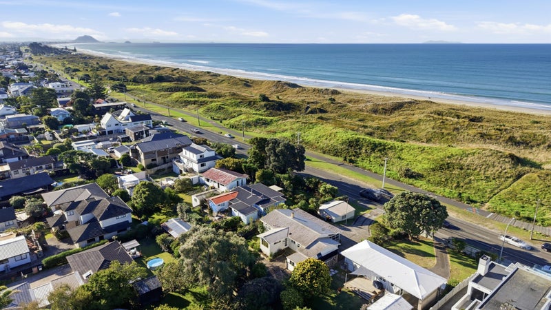 684 Papamoa Beach Road, Papamoa Beach, Papamoa - Carousel 25