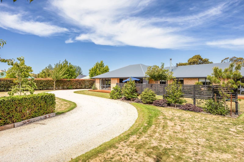 6 Willowside Place, Amberley, Amberley - Carousel 1