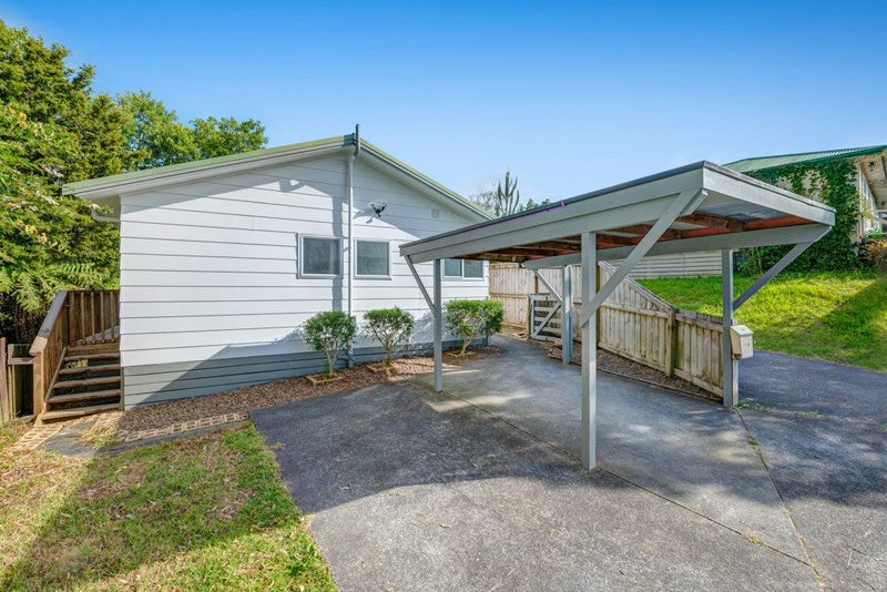 1/25 Edgware Road, West Harbour, Auckland - Carousel 1