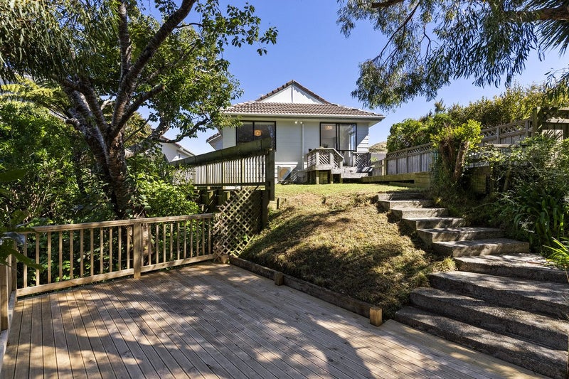 15 Abilene Crescent, Churton Park, Wellington - Carousel 1