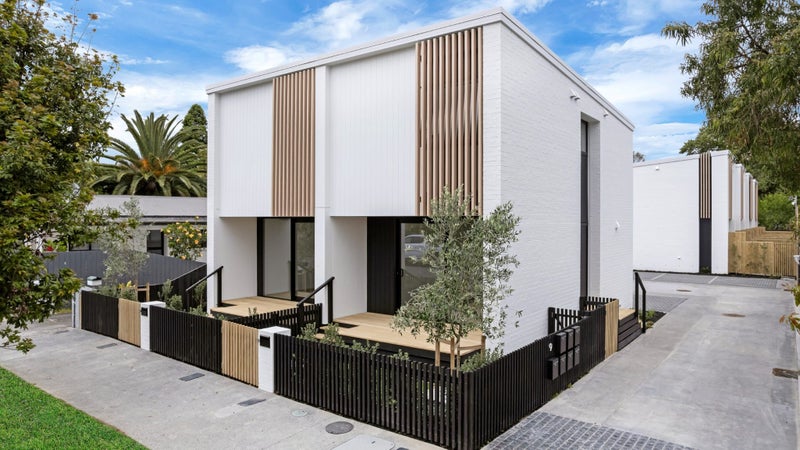 3/9 Oregon Avenue, Avondale, Auckland - Carousel 1