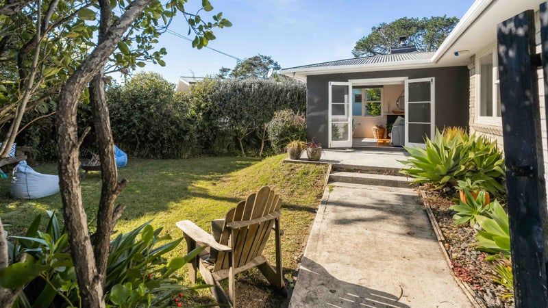 11 Beaufort Avenue, Brookfield, Tauranga - Carousel 1