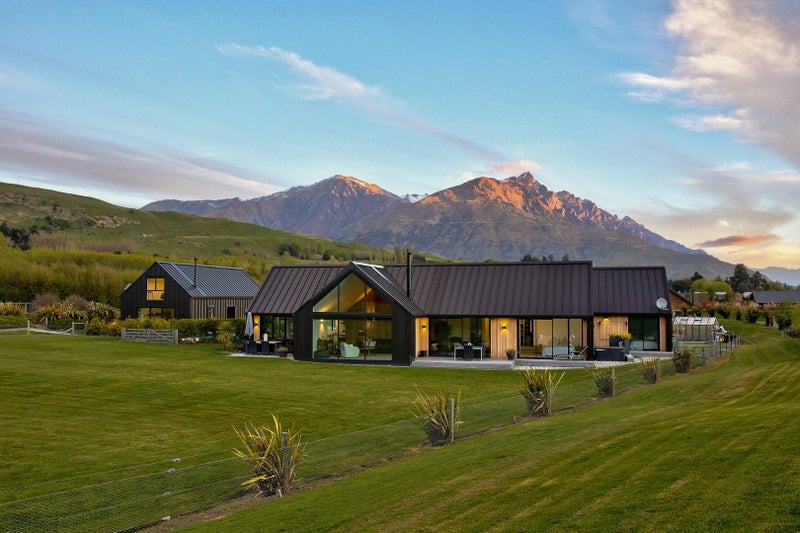 2 Ayrshire Lane, Speargrass Flat, Queenstown - Carousel 1