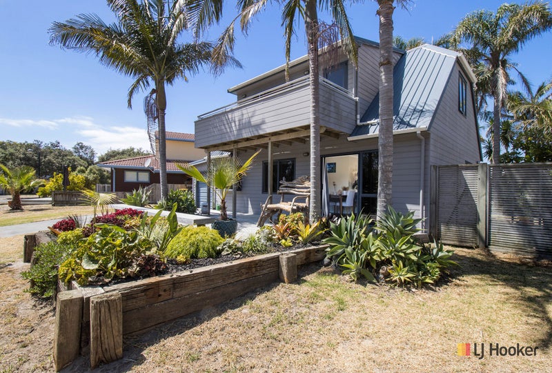 2 Tuhua Place, Bowentown, Waihi Beach - Carousel 1