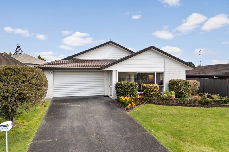 1/8 Solana Court, Botany Downs, Auckland - Carousel 1