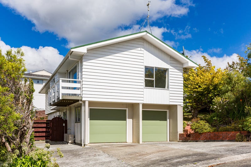 1 Fathom Lane, Whitby, Porirua - Carousel 1