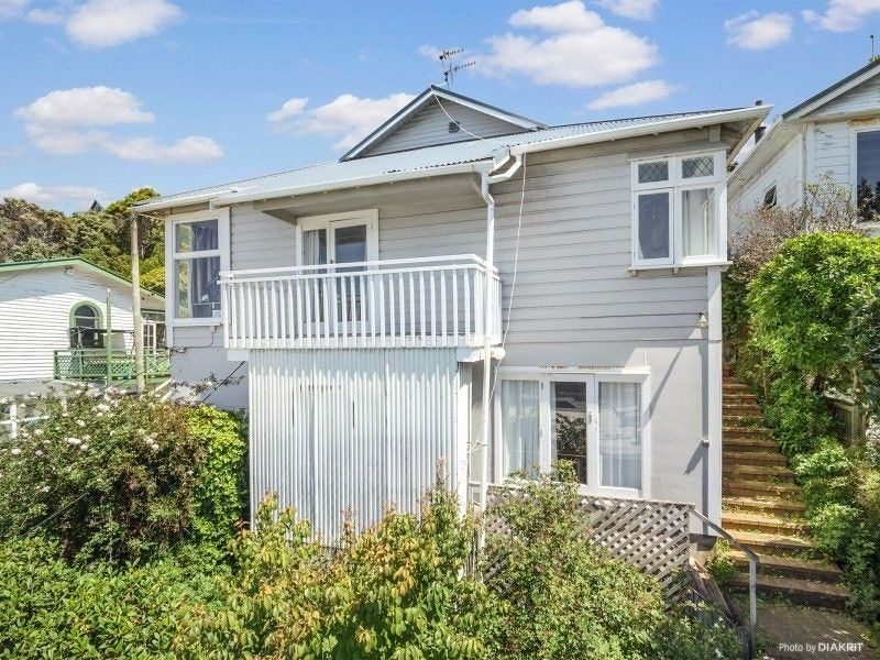 10A Queens Drive, Kilbirnie, Wellington - Carousel 1