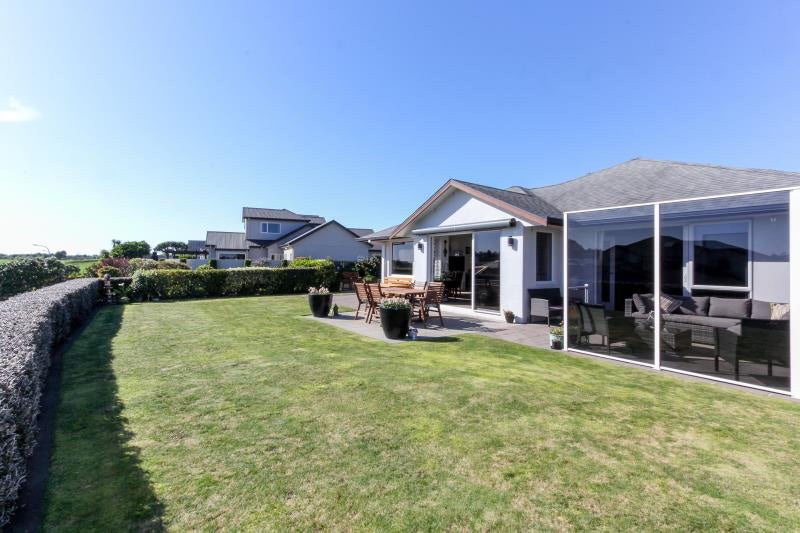 8 Sampson Avenue, Waiwhakaiho, New Plymouth - Carousel 7
