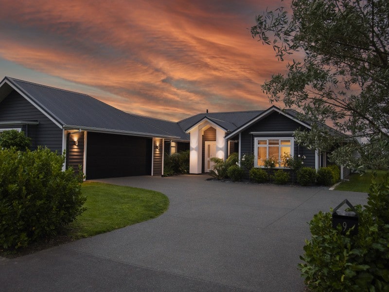 9 Gwyneth Place, Lytton West, Gisborne - Carousel 1