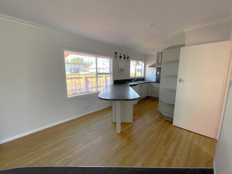 11 Vogel Street, Levin, Levin - Carousel 2