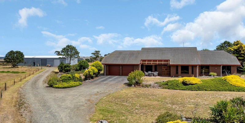 72 Baylys Coast Road, Dargaville - Carousel 1