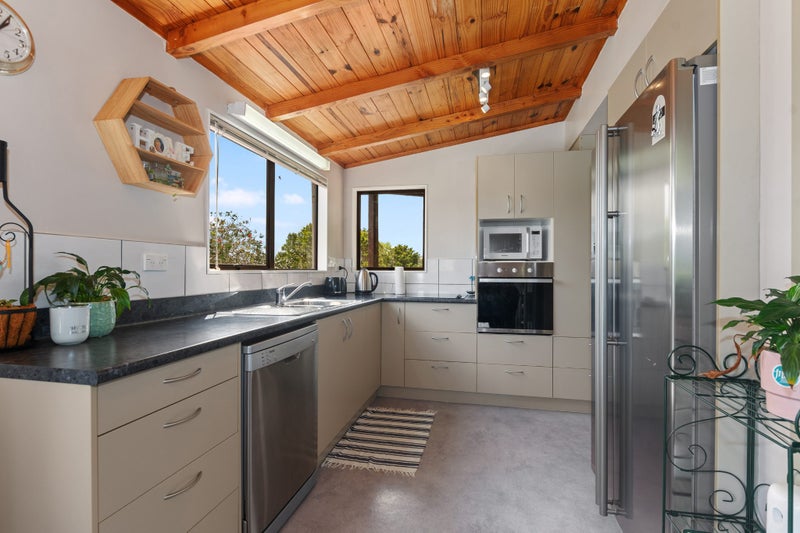 25 Tikorangi Place, Morningside, Whangarei - Carousel 2