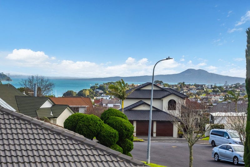 23 Gillard Place, Eastern Beach, Auckland - Carousel 39