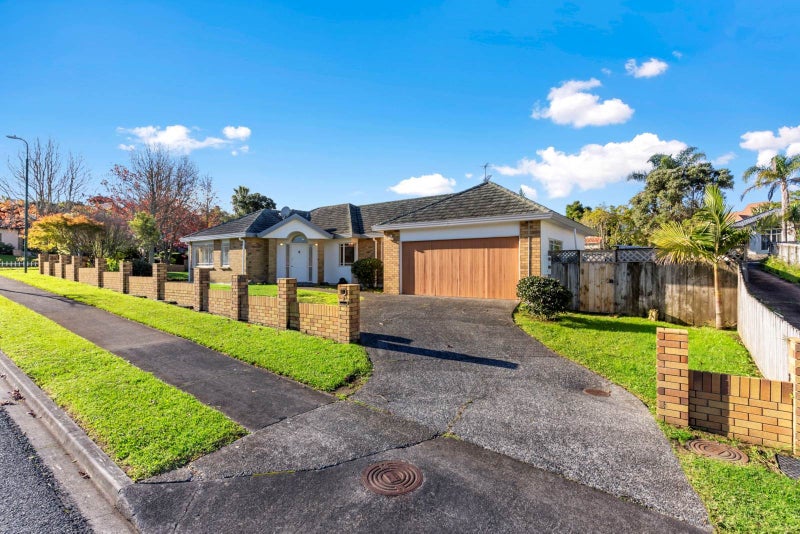 2 Te Hoe Grove, Pinehill, Auckland - Carousel 1