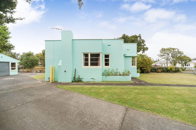 11 Savage Crescent, West End, Palmerston North - Carousel 15