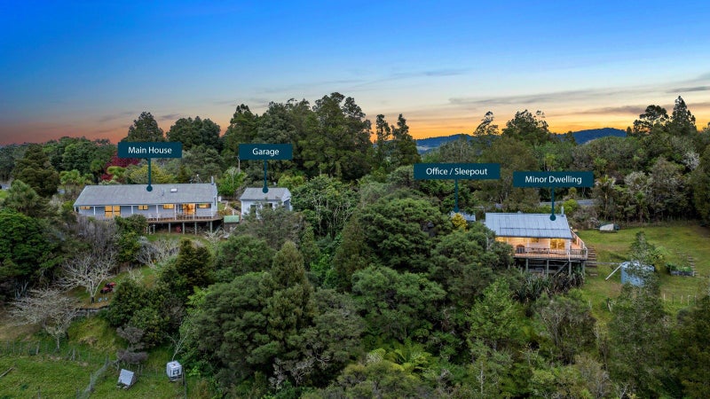 211 Whitehills Road, Silverdale - Carousel 1