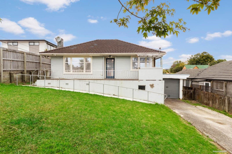 54 Vodanovich Road, Te Atatu South, Auckland - Carousel 1