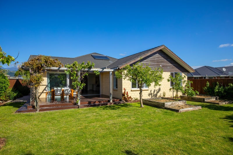 18 Ernest Place, Brightwater, Brightwater - Carousel 1