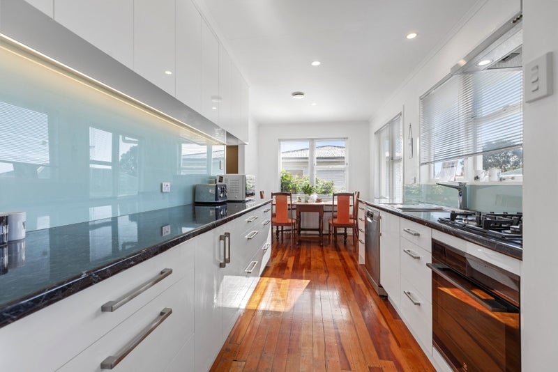 8 Simmonds Grove, Greerton, Tauranga - Carousel 1