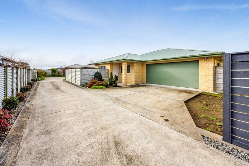 14 Egmont Street, Hawera - Carousel 16