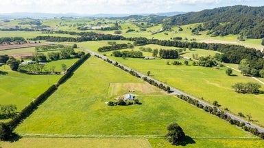 2132 State Highway 1, Whangarei - Carousel 1