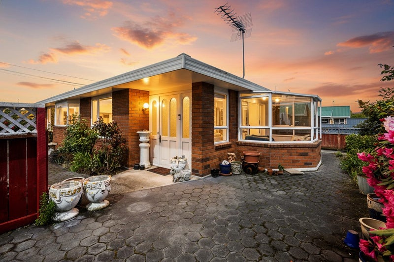 1 Victoria Street, Mosgiel, Mosgiel - Carousel 1