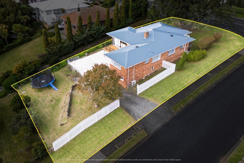 44 Litten Road, Cockle Bay, Auckland - Carousel 2