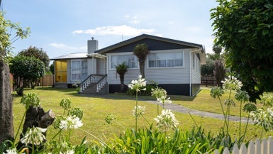 2 Blairgowrie Place, Leamington, Cambridge - Carousel 1