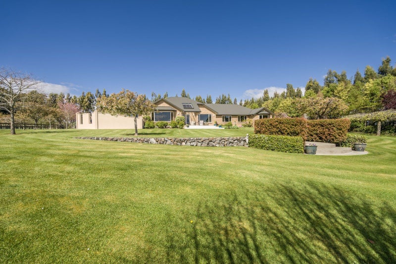 200 Lochiel Branxholme Road, Lochiel, Winton - Carousel 1