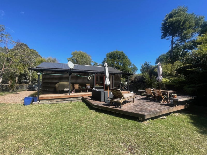 16A Totara Rd, Onetangi, Waiheke Island, Auckland - Carousel 1