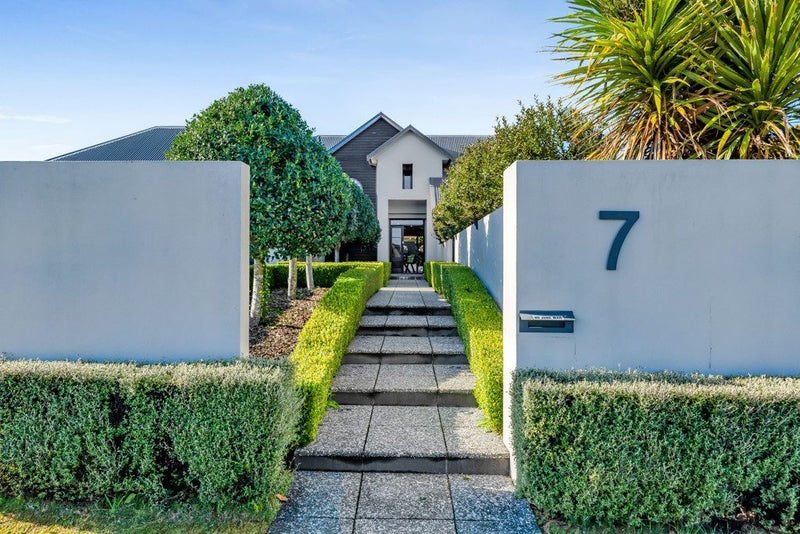 7/5 Adam Lile Drive, Highlands Park, New Plymouth - Carousel 1