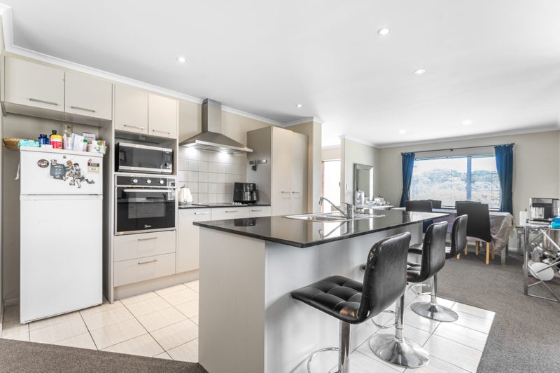 9 Savona Drive, Flat Bush, Auckland - Carousel 2