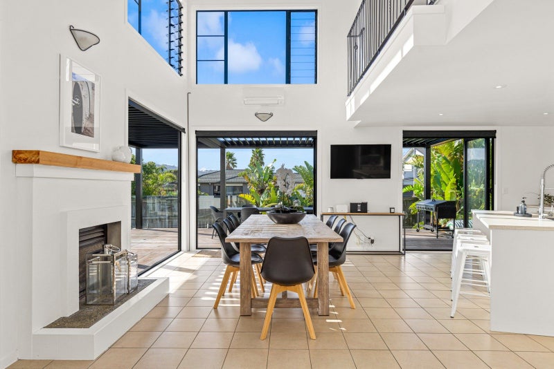 114 Omaha Drive, Omaha - Carousel 1