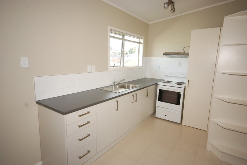 2/68 Olsen Avenue, Hillsborough, Auckland - Carousel 2