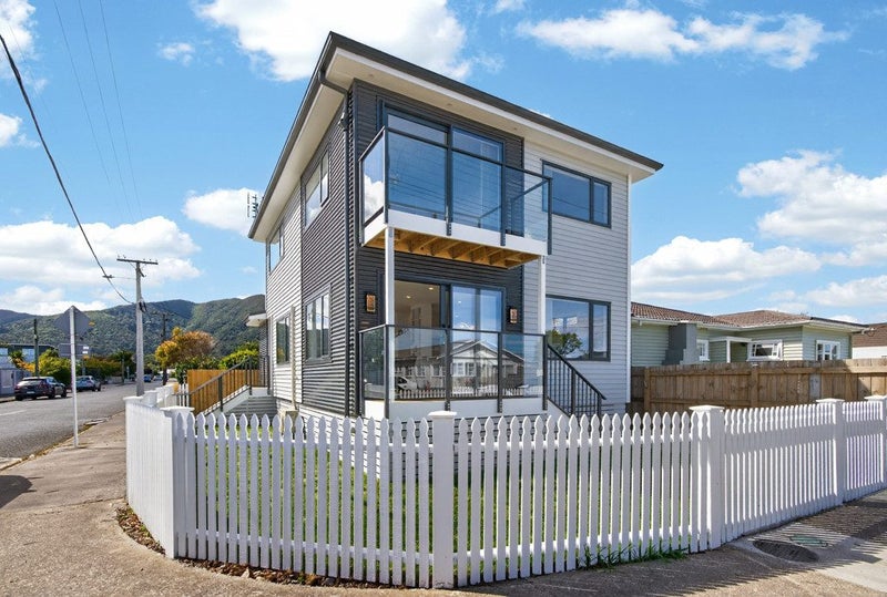 2 Meadows Avenue, Waiwhetu, Lower Hutt - Carousel 1