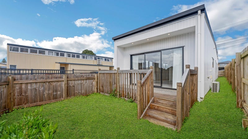 63 Flanshaw Road, Te Atatū South, Auckland - Carousel 1