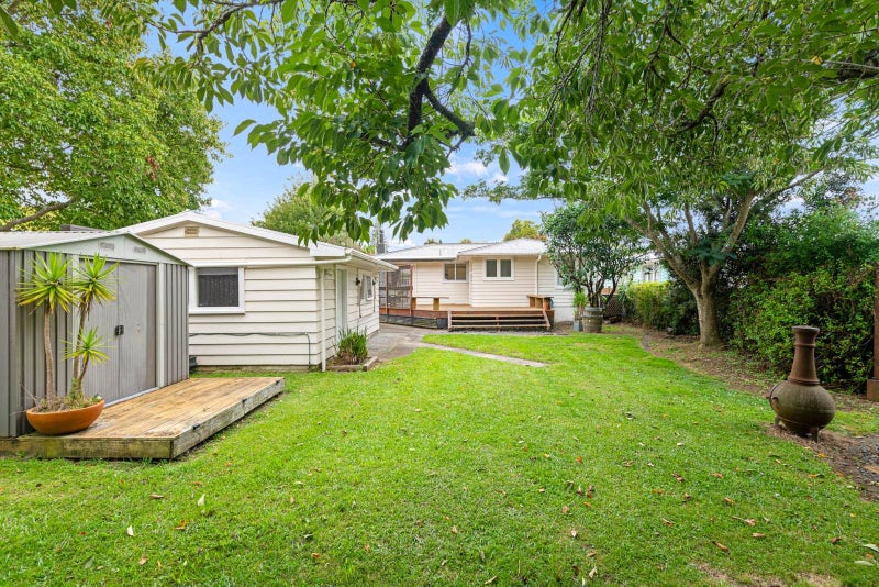 11 Koru Street, Mangere Bridge, Auckland - Carousel 2